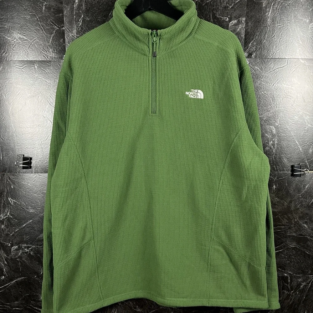 The North Face Men's Green Quarter Zip Sweatshirt XL